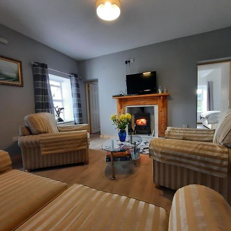 Conneelys Cottage, Connemara, Clifden, H71Y096 ภายนอก รูปภาพ
