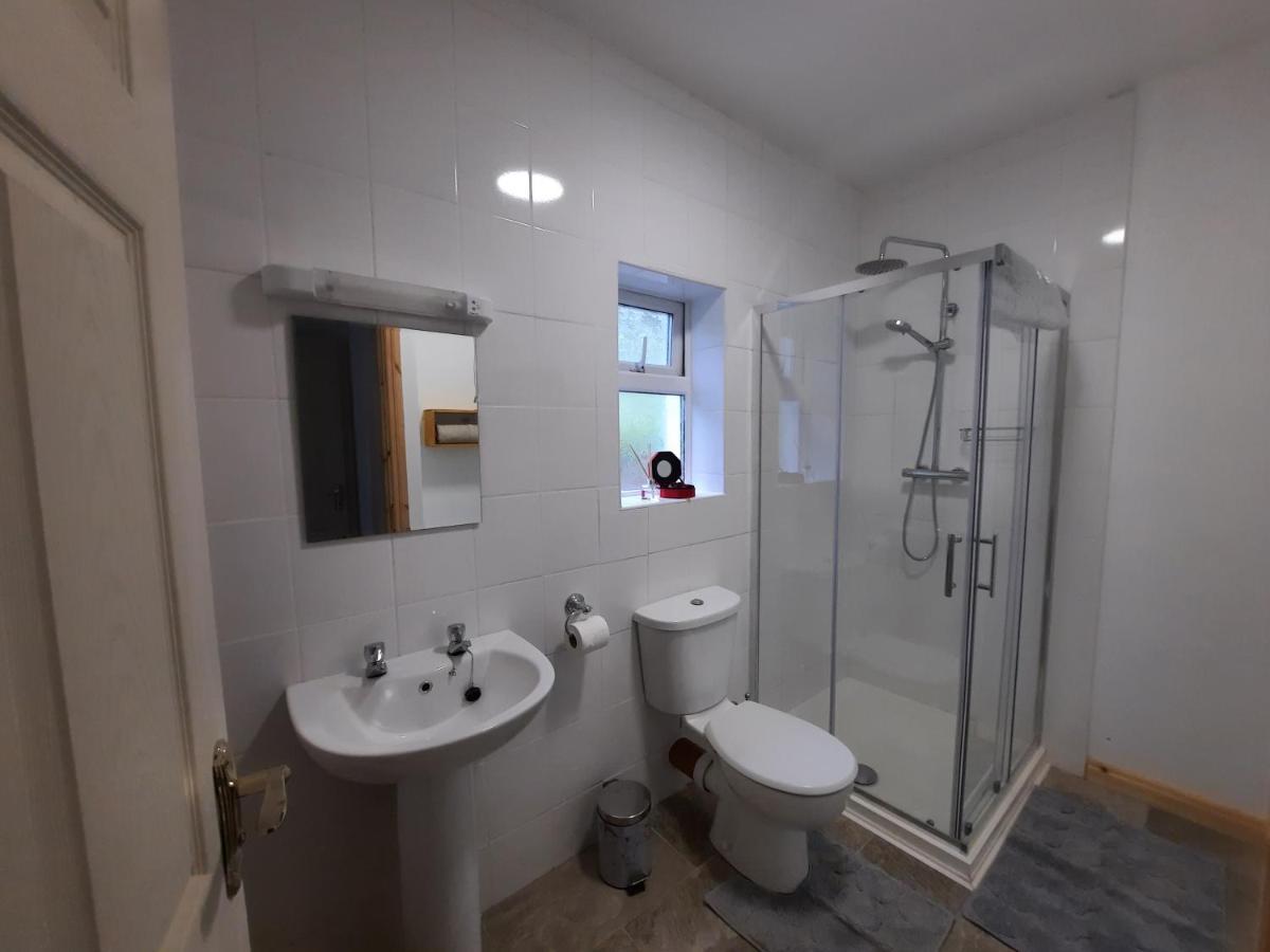 Conneelys Cottage, Connemara, Clifden, H71Y096 ภายนอก รูปภาพ