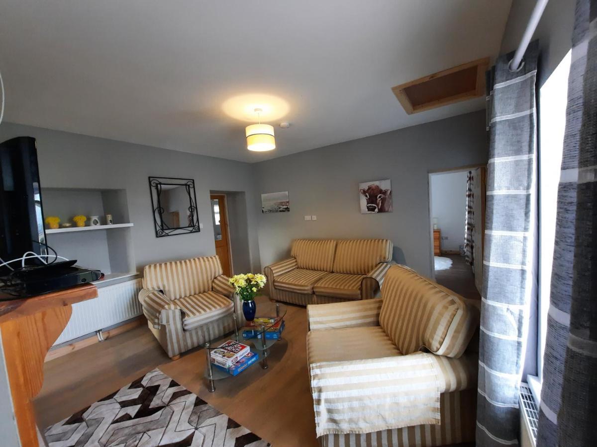 Conneelys Cottage, Connemara, Clifden, H71Y096 ภายนอก รูปภาพ