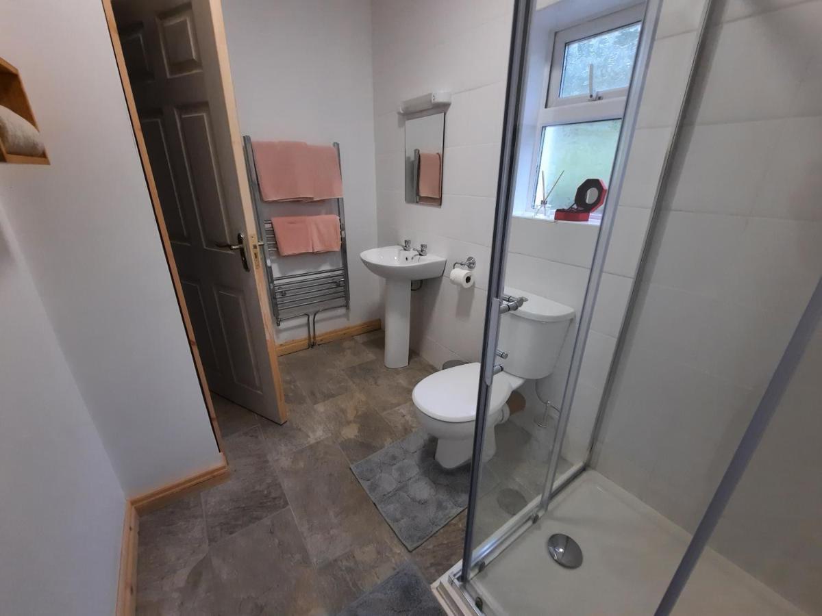 Conneelys Cottage, Connemara, Clifden, H71Y096 ภายนอก รูปภาพ