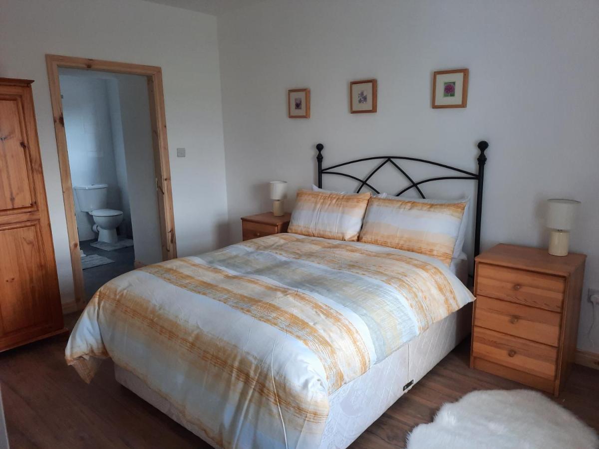 Conneelys Cottage, Connemara, Clifden, H71Y096 ภายนอก รูปภาพ